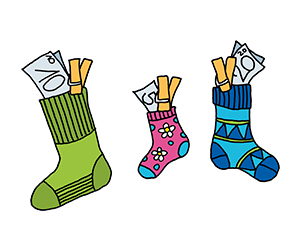 Illustration: drei Socken mit Geldscheinen gefüllt